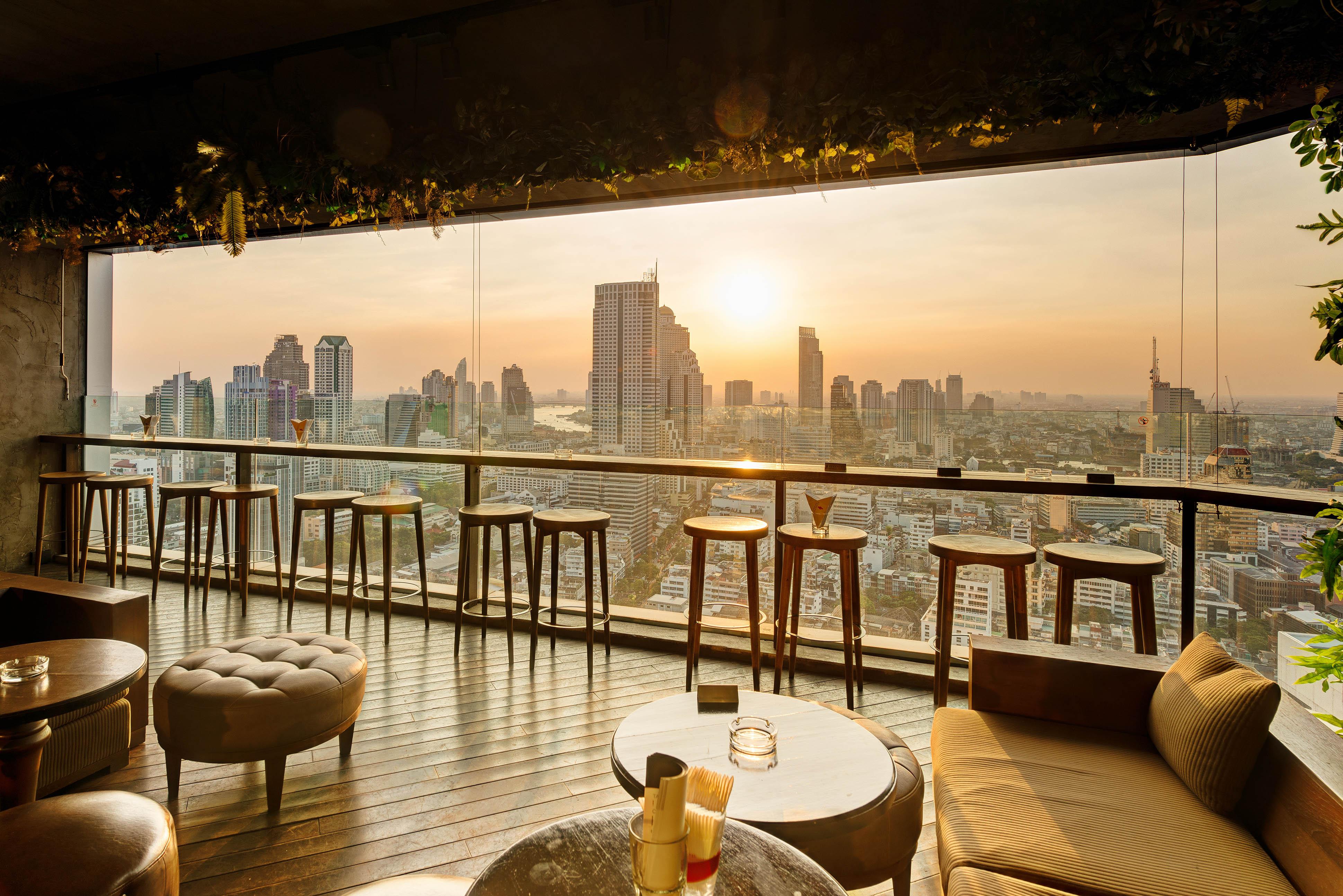 Pullman Bangkok Hotel G Extérieur photo View from the bar