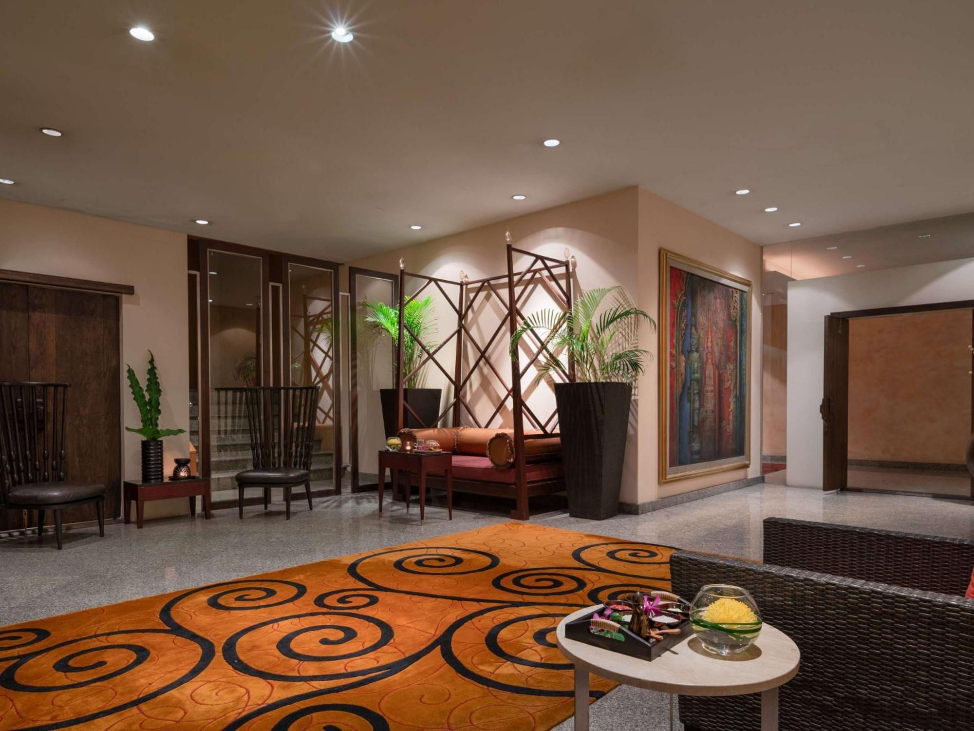 Pullman Bangkok Hotel G Extérieur photo The lobby of the hotel